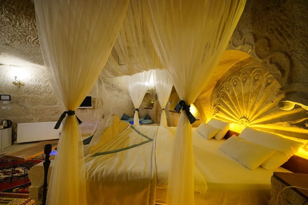 DUVEN King Suite Cave Room With Pool