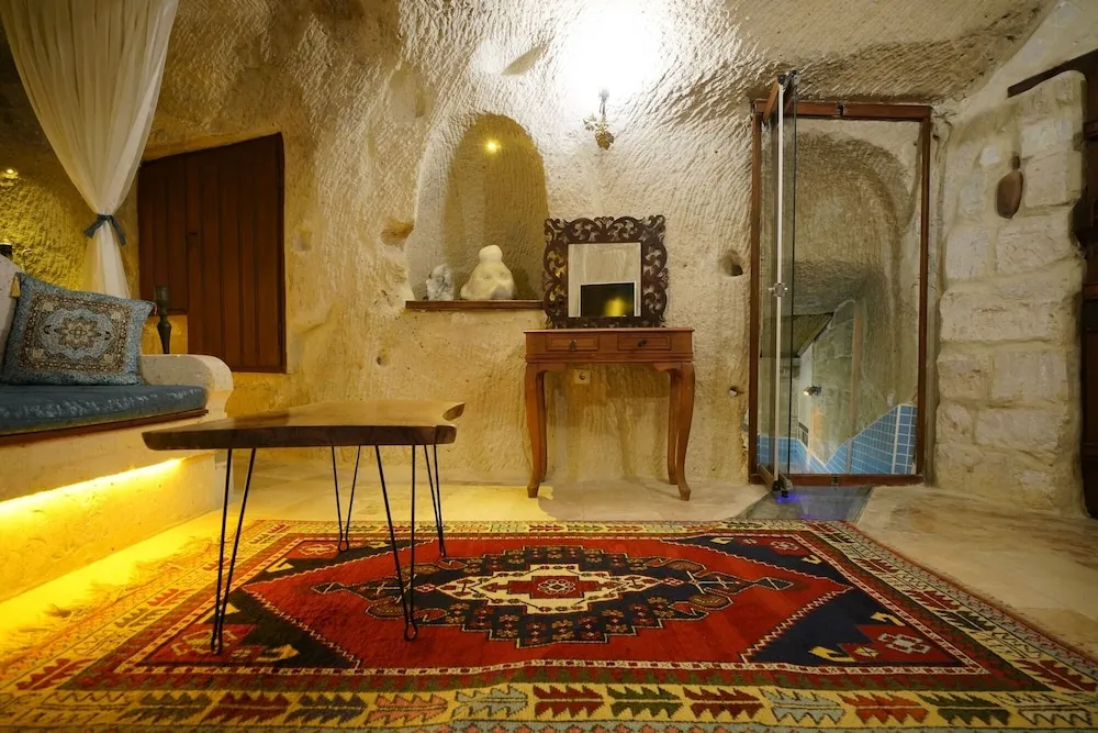 DUVEN King Suite Cave Room With Pool