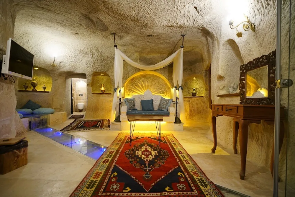 DUVEN King Suite Cave Room With Pool
