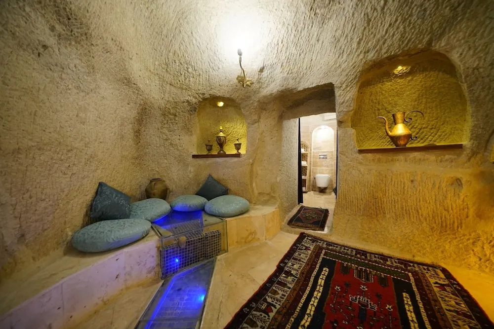 DUVEN King Suite Cave Room With Pool