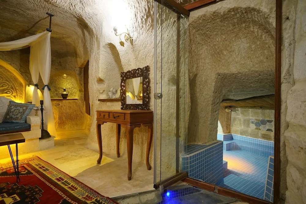 DUVEN King Suite Cave Room With Pool