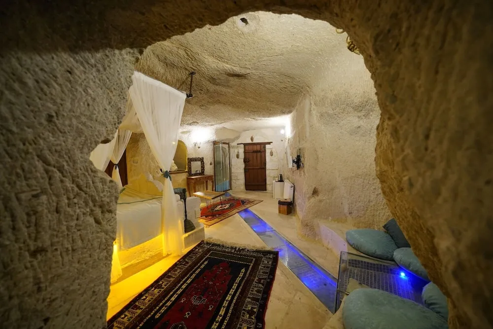 DUVEN King Suite Cave Room With Pool