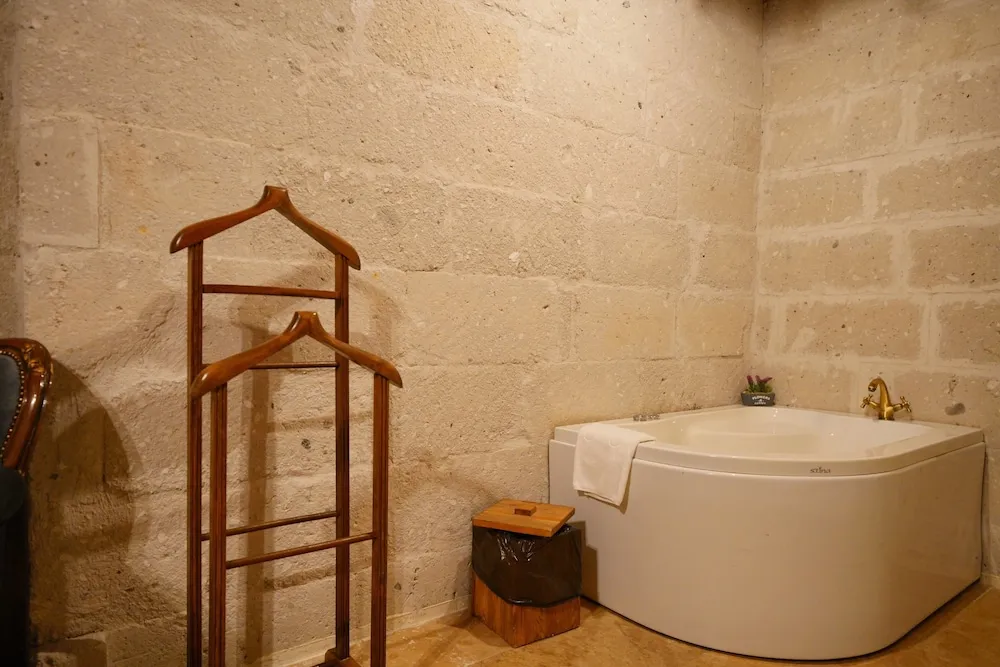 NERO Stone Double Room with Bathtub & Valley View