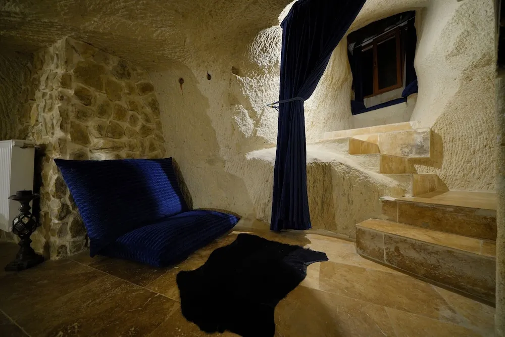 Superior King Cave Suite Room, Jacuzzi