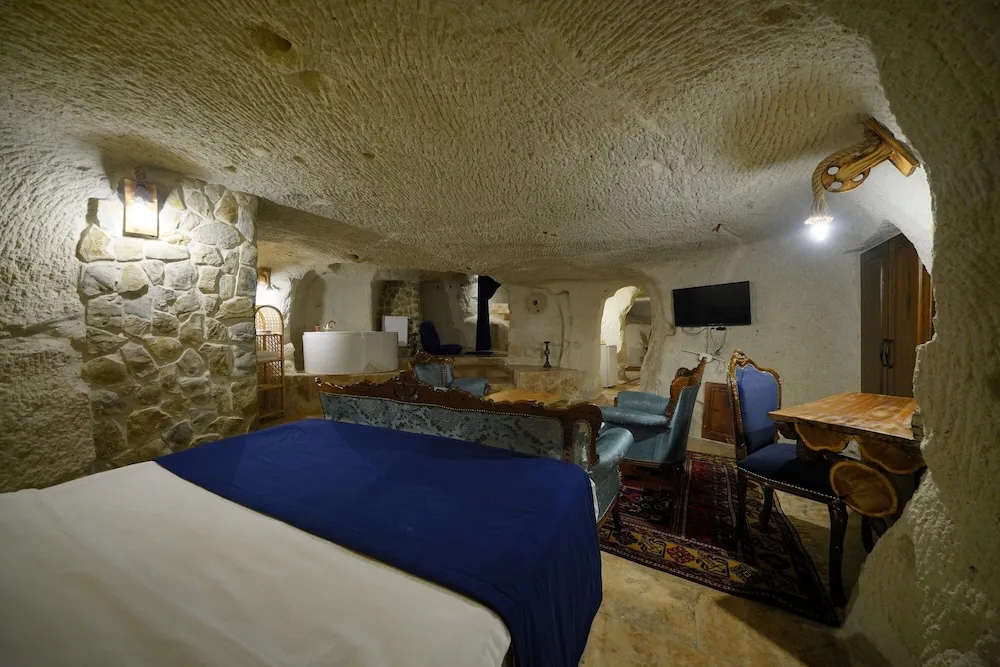 Superior King Cave Suite Room, Jacuzzi