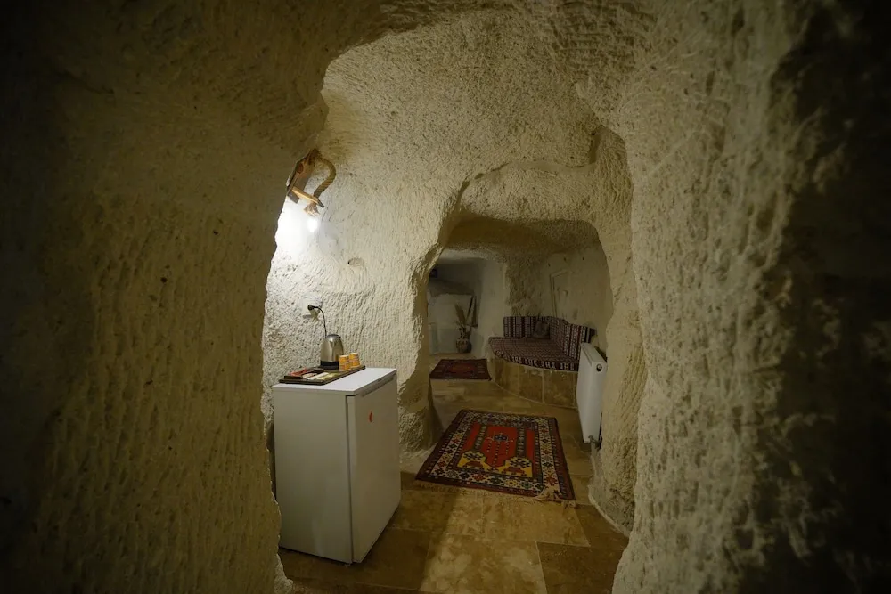 Superior King Cave Suite Room, Jacuzzi