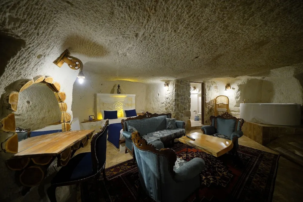 Superior King Cave Suite Room, Jacuzzi
