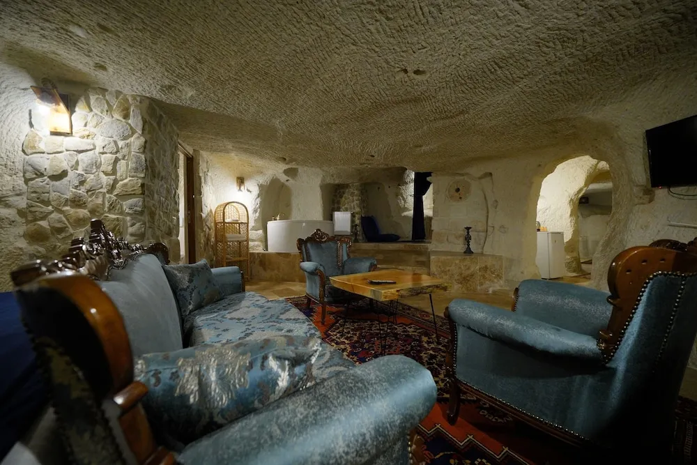 Superior King Cave Suite Room, Jacuzzi