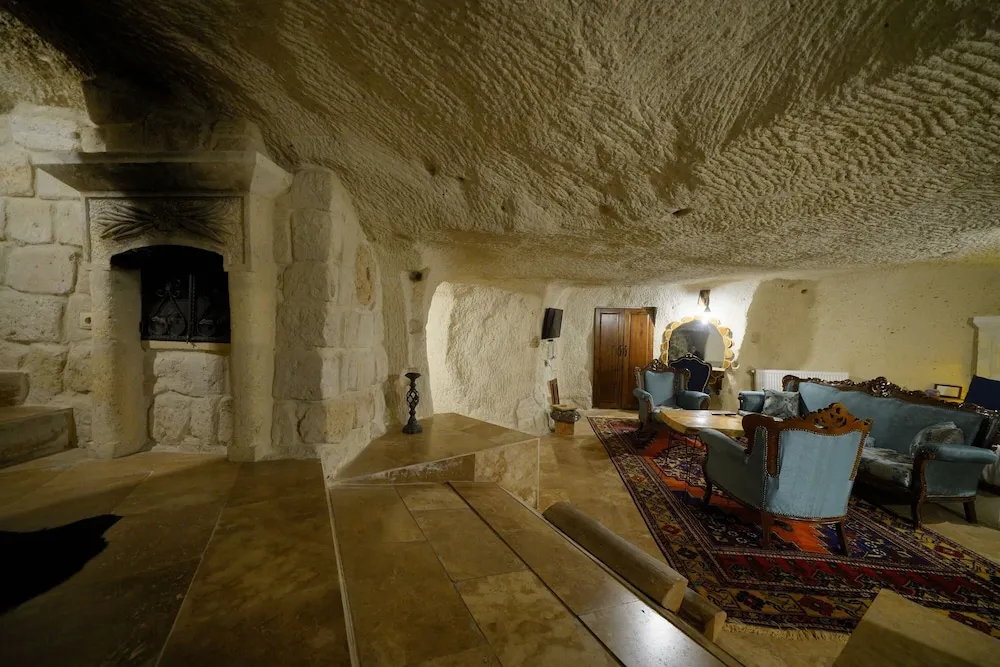 Superior King Cave Suite Room, Jacuzzi