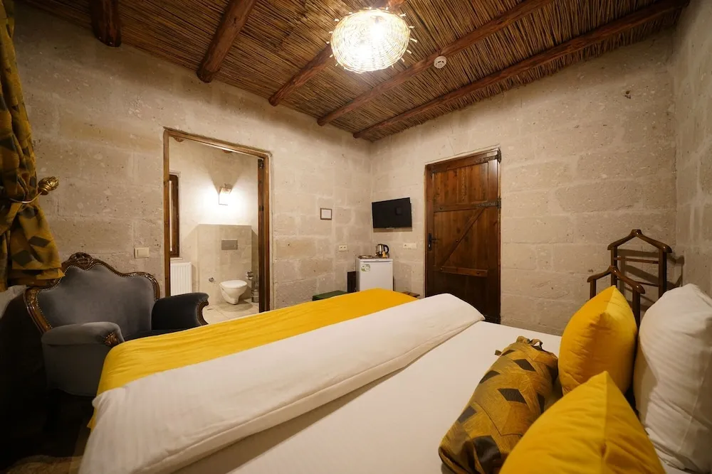 NISSA Stone Double Room with Valley View