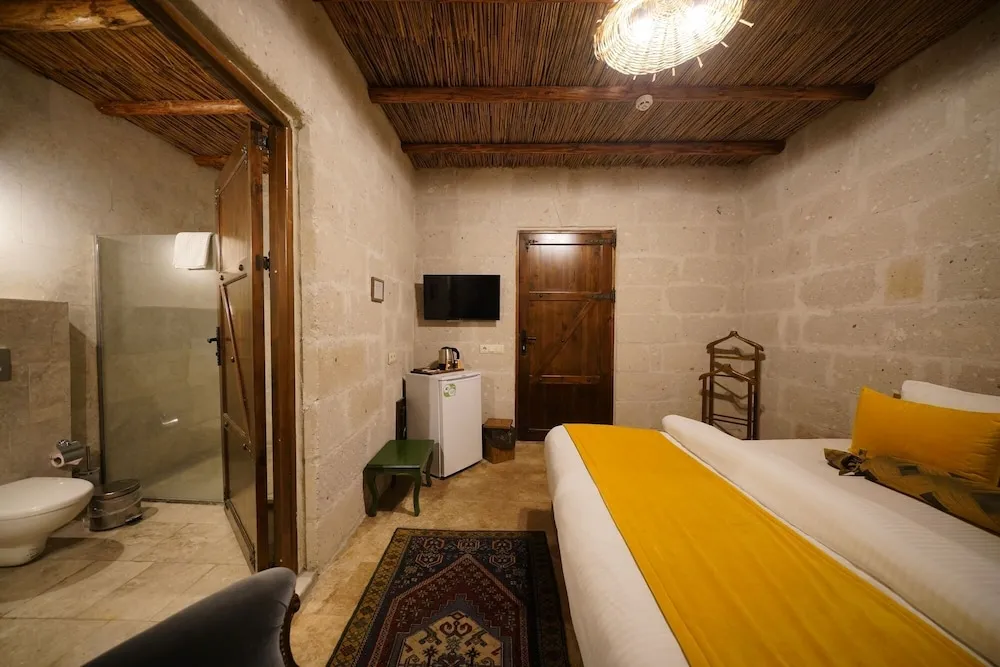 NISSA Stone Double Room with Valley View