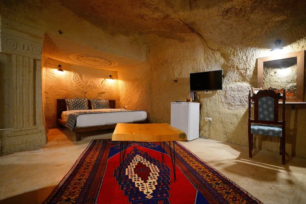 ARROW Deluxe Cave Room