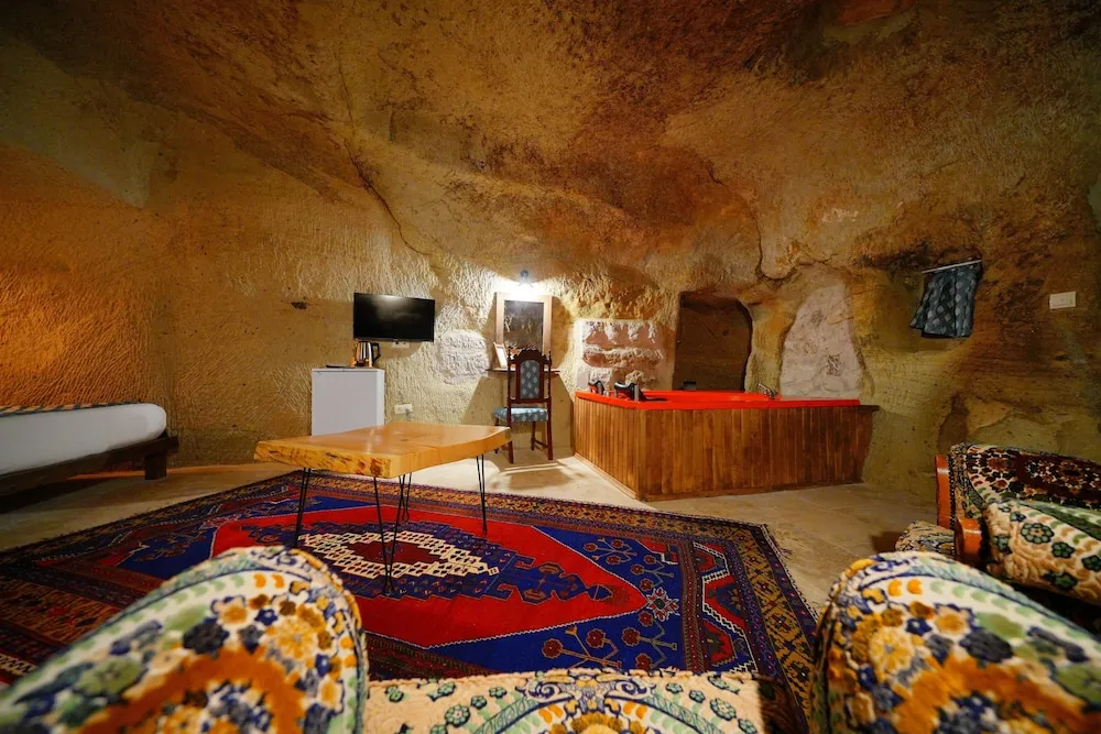 ARROW Deluxe Cave Room
