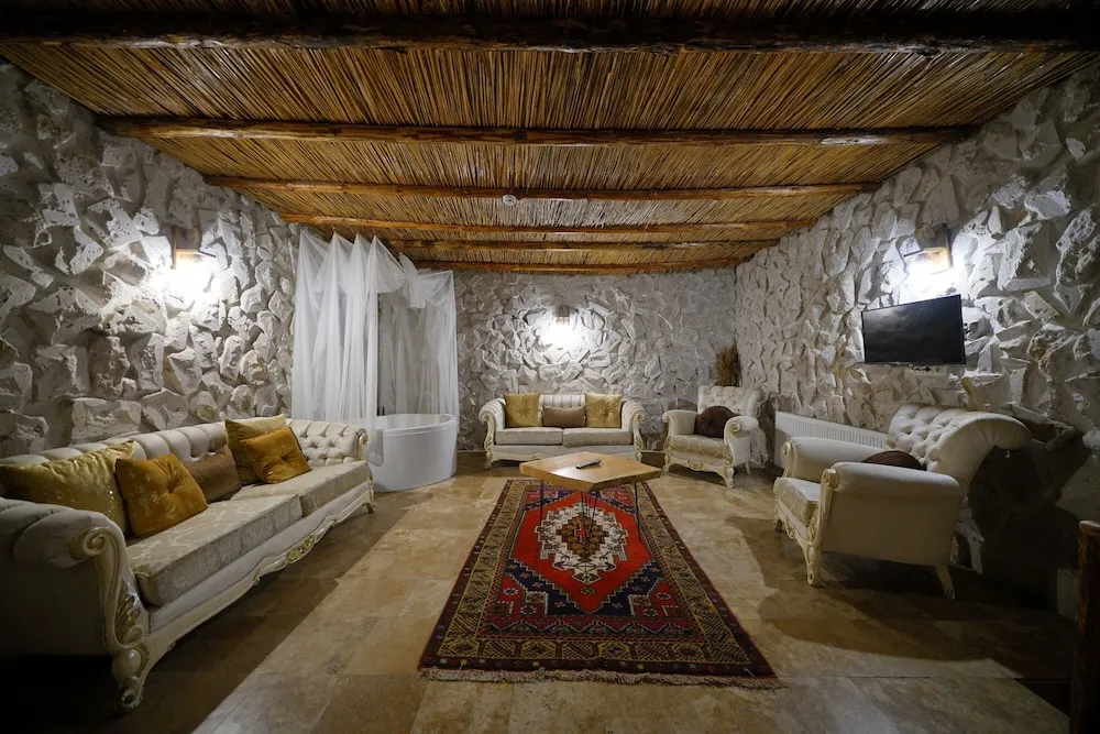 Duplex Family Cave Room with Jacuzzi & Terrace