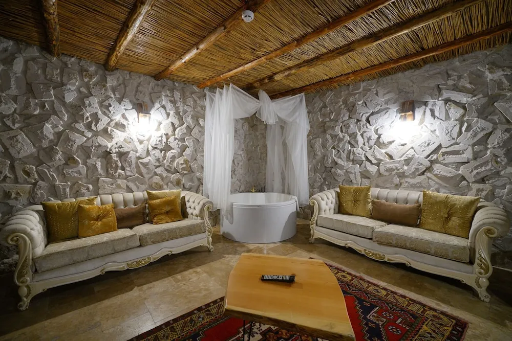 Duplex Family Cave Room with Jacuzzi & Terrace