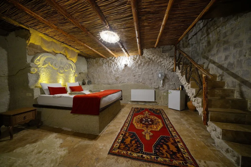 Duplex Family Cave Room with Jacuzzi & Terrace