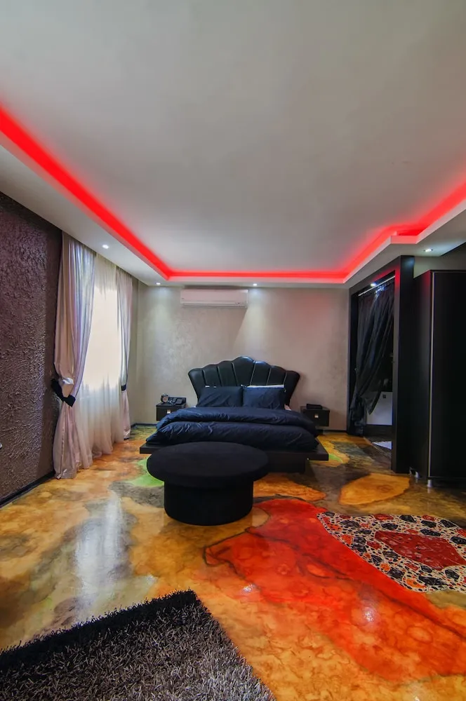 Deluxe Tek Büyük veya İki Ayrı Yataklı Oda, Sigara İçilebilir