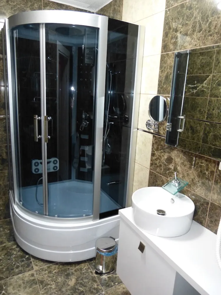 Deluxe Tek Büyük veya İki Ayrı Yataklı Oda, Sigara İçilebilir