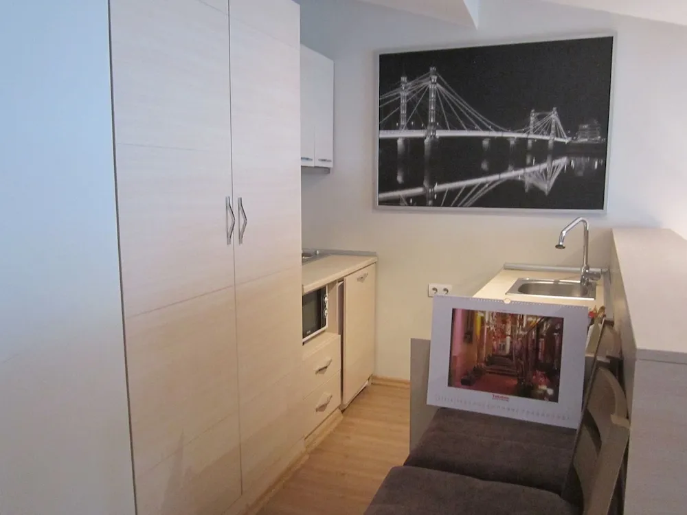 Roof Suite, Kitchen