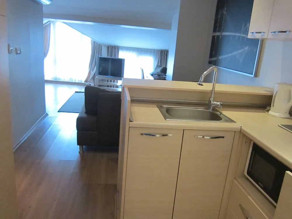 Roof Suite, Kitchen