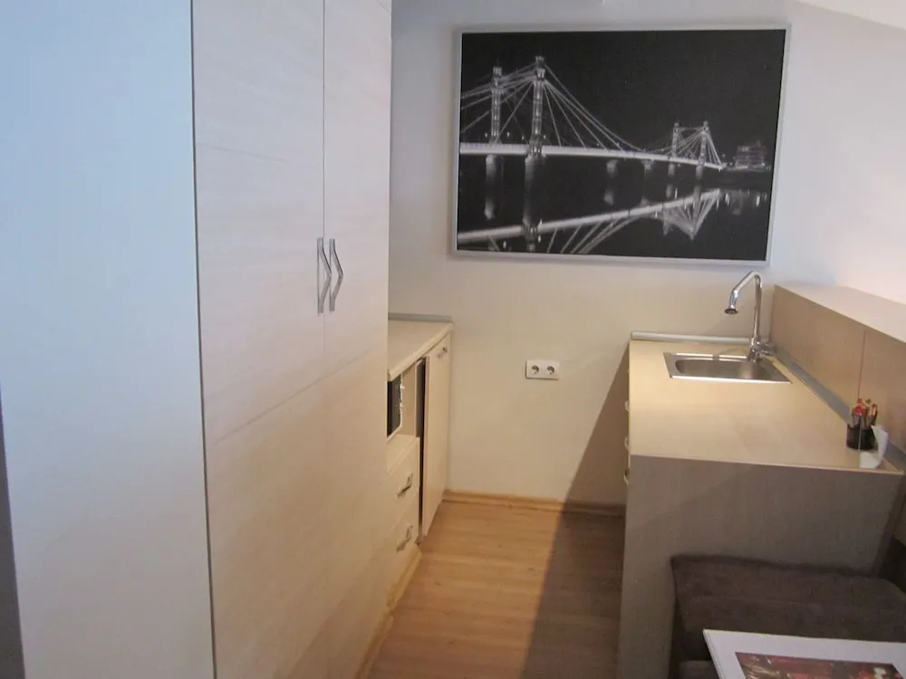 Roof Suite, Kitchen