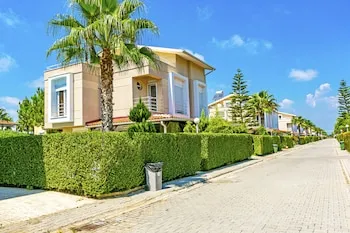 Paradise Town Villa Premium