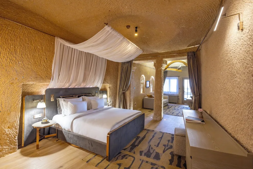 Spacious Cave Suite