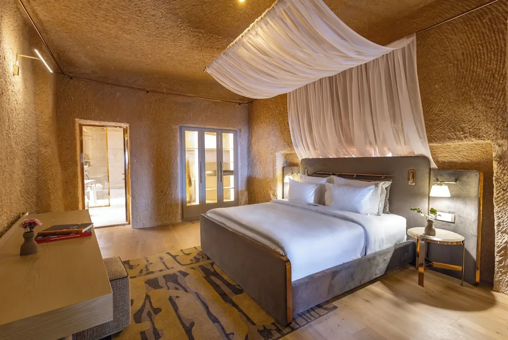 Spacious Cave Suite