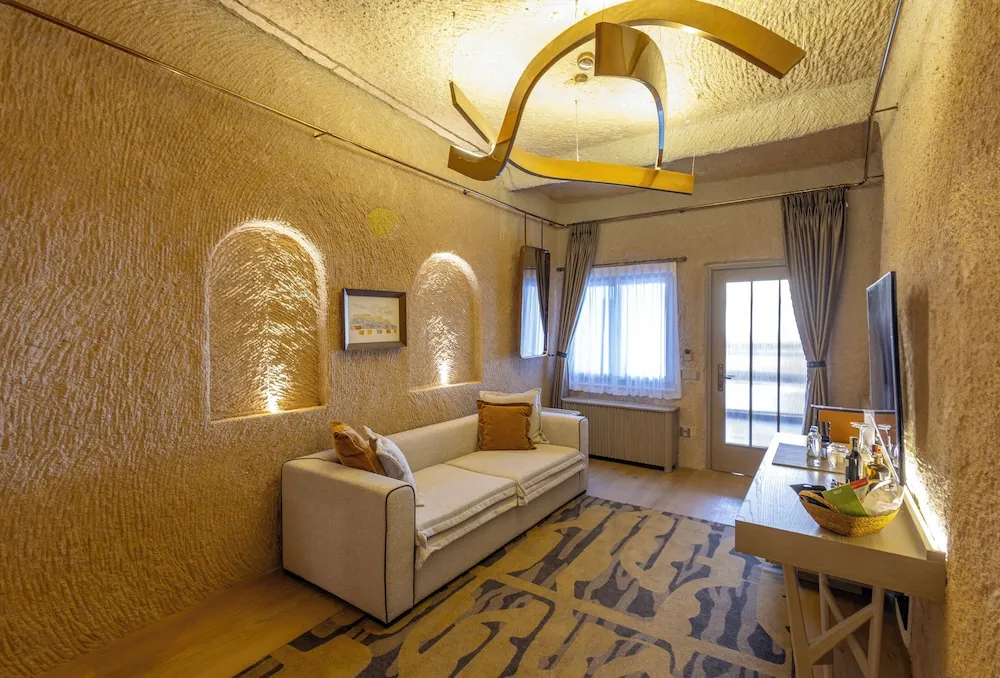 Spacious Cave Suite