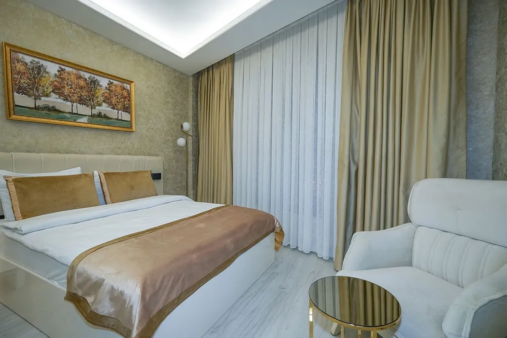 Luxury Oda
