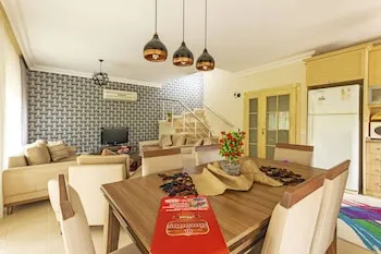 Paradise Town Villa Gordon