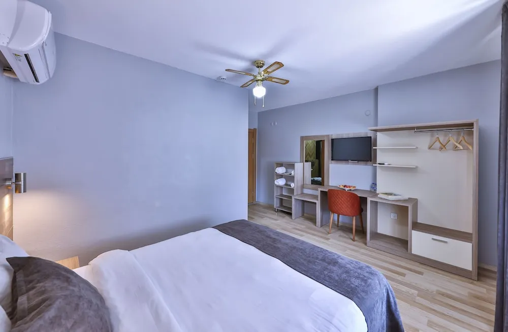 Comfort Tek Büyük Yataklı Oda
