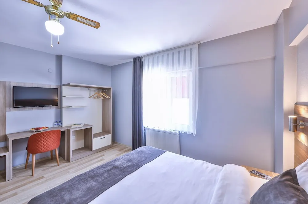 Comfort Tek Büyük Yataklı Oda