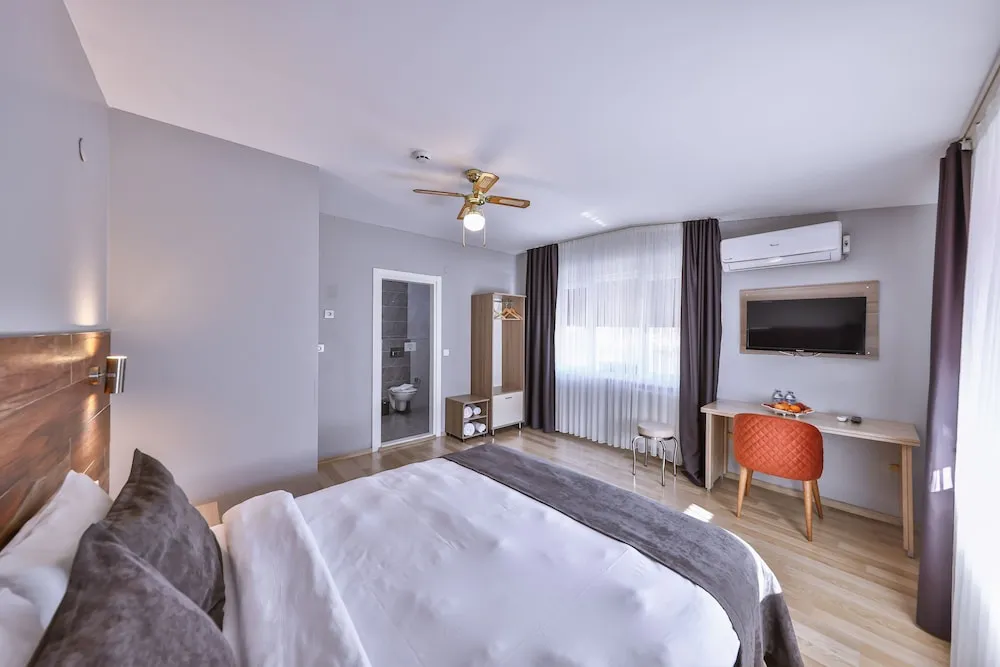 Comfort Tek Büyük Yataklı Oda