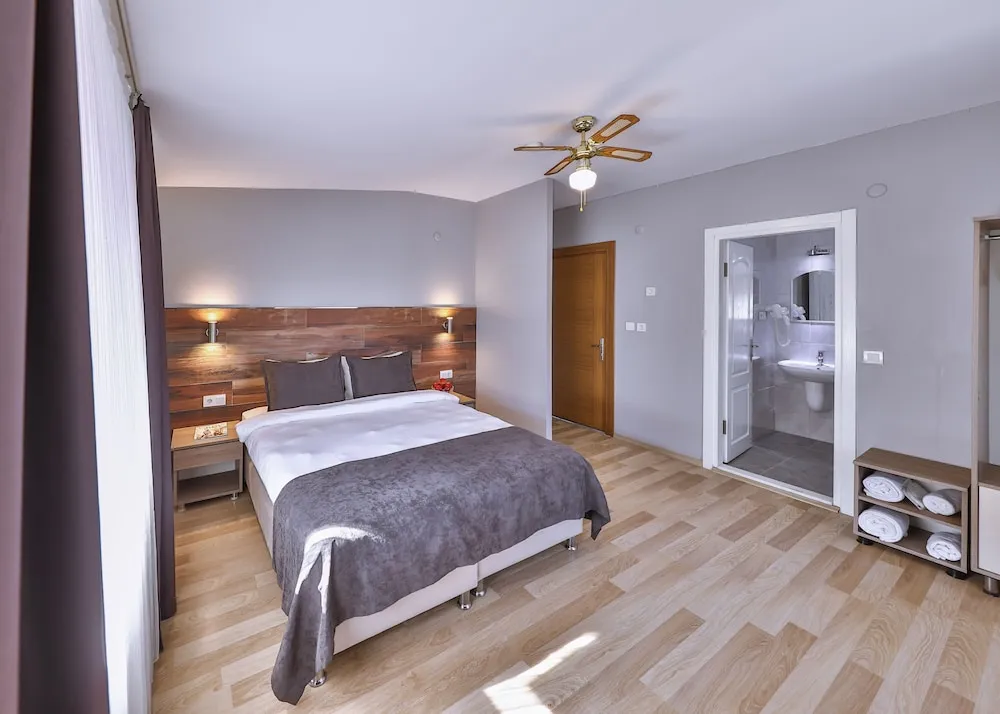 Comfort Tek Büyük Yataklı Oda