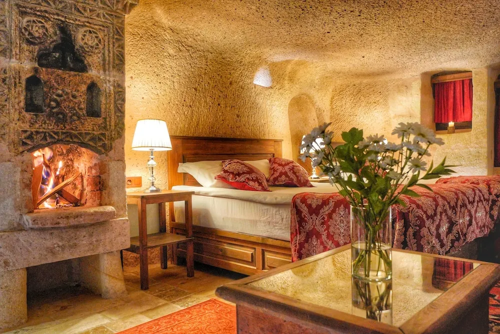 Divan Cave Suite