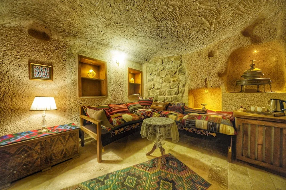 Hammam Cave Suite
