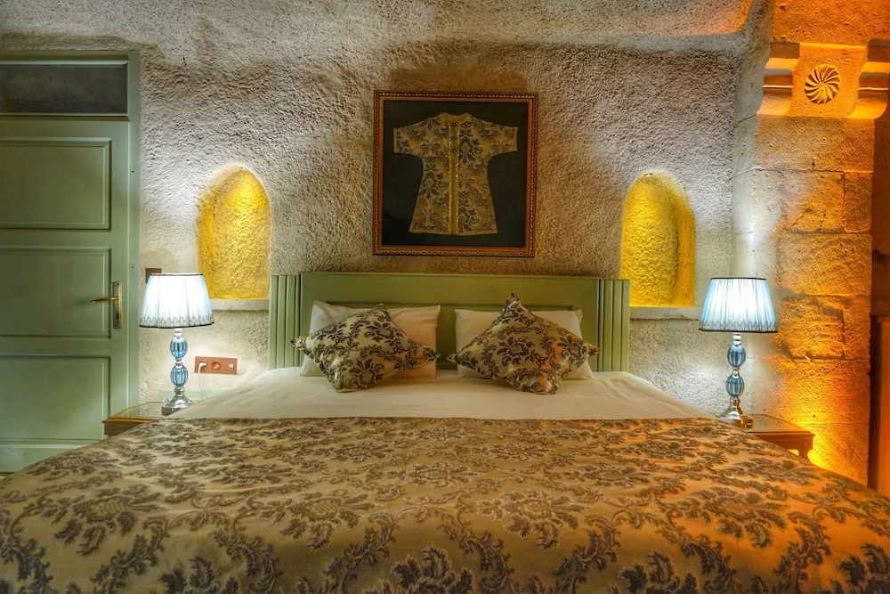 Sultan Cave Suite
