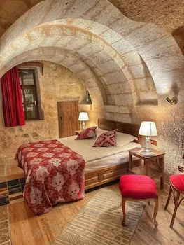 Takaev Cave House