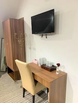 Green View Hotel