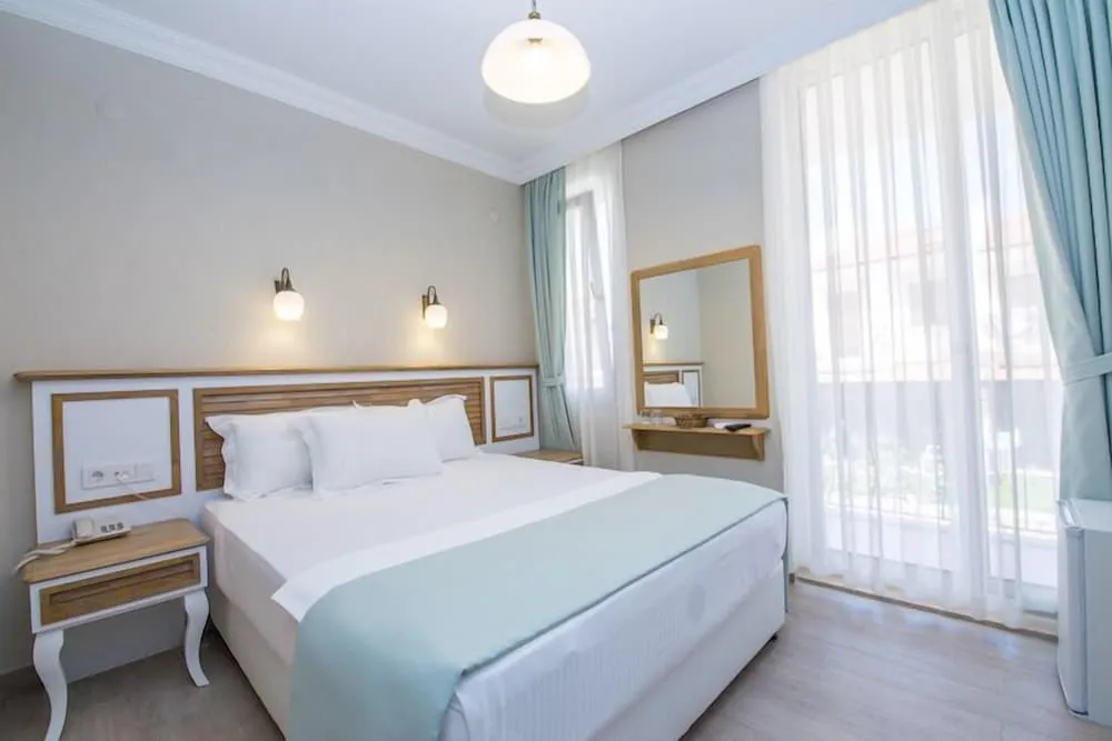 Basic Tek Büyük Yataklı Oda, Bahçe Manzaralı