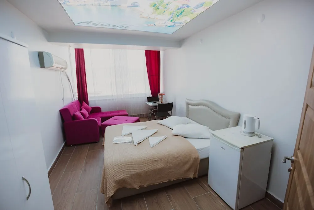 Standard Dört Kişilik Oda, 1 Yatak Odası, Sigara İçilebilir, Plaj Manzaralı