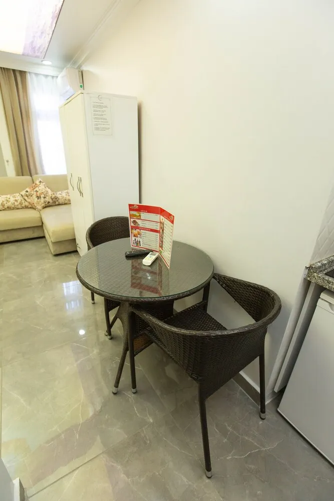 Family Oda, Şehir Manzaralı