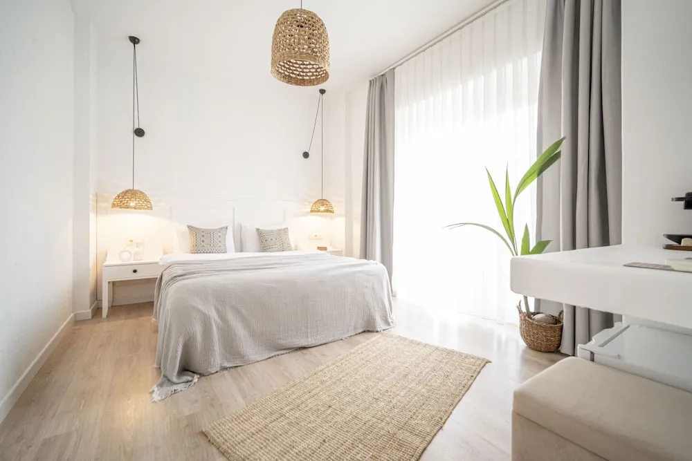 Standard Tek Büyük Yataklı Oda