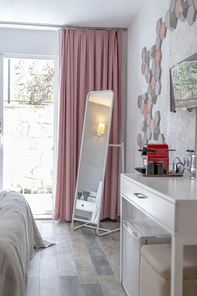 Garden Floor Large Room