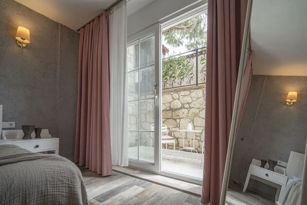 Garden Floor Large Room