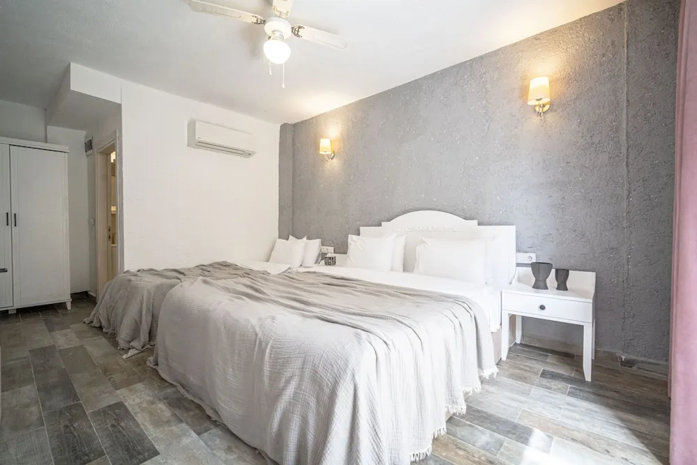 Garden Floor Large Room