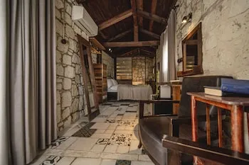 Sandal Alaçatı - Adults Only