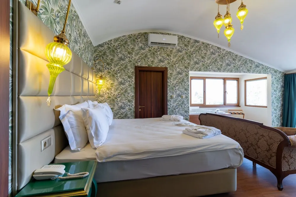 Luxury Tek Büyük Yataklı Oda
