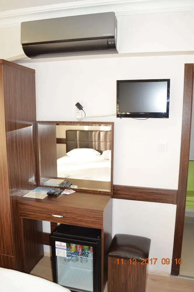 Basic Üç Kişilik Oda, Sigara İçilmez, Balkon